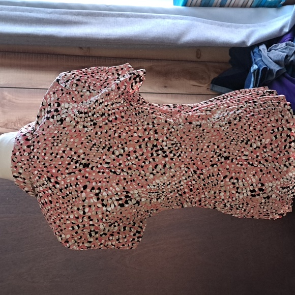 Apt.9 stretch blouse, size M black, white, gray, off pink - Picture 6 of 7